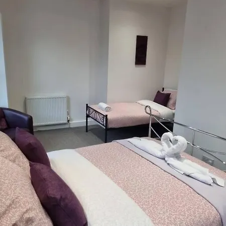 Make Yourself At Home! Large Rooms, Comfy شقة