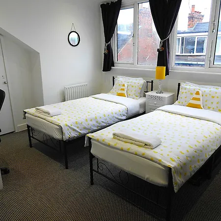 アパート Make Yourself At Home! Large Rooms, Comfy リーズ