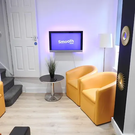Make Yourself At Home! Large Rooms, Comfy * ليدز