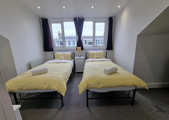 Apartment Make Yourself At Home! Large Rooms, Comfy *