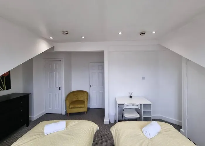 Apartment Make Yourself At Home! Large Rooms, Comfy *