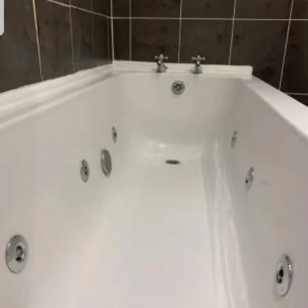 Make Yourself At Home! Large Rooms, Comfy Λιντς