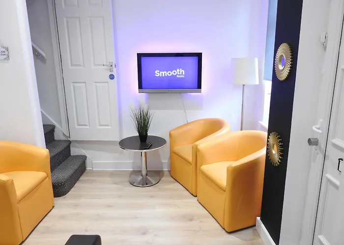 Make Yourself At Home! Large Rooms, Comfy * Leeds (West Yorkshire)